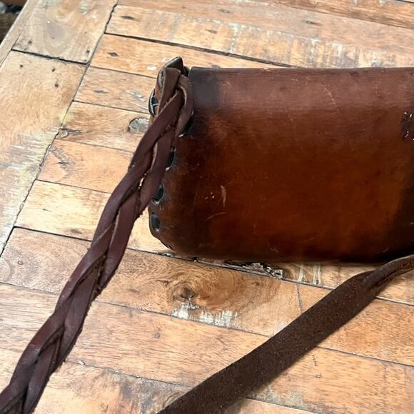 Vintage Shoulder Bag 8.5in Hand Tooled Braided Leather W/ Hand Painted Flowers - Picture 12 of 15